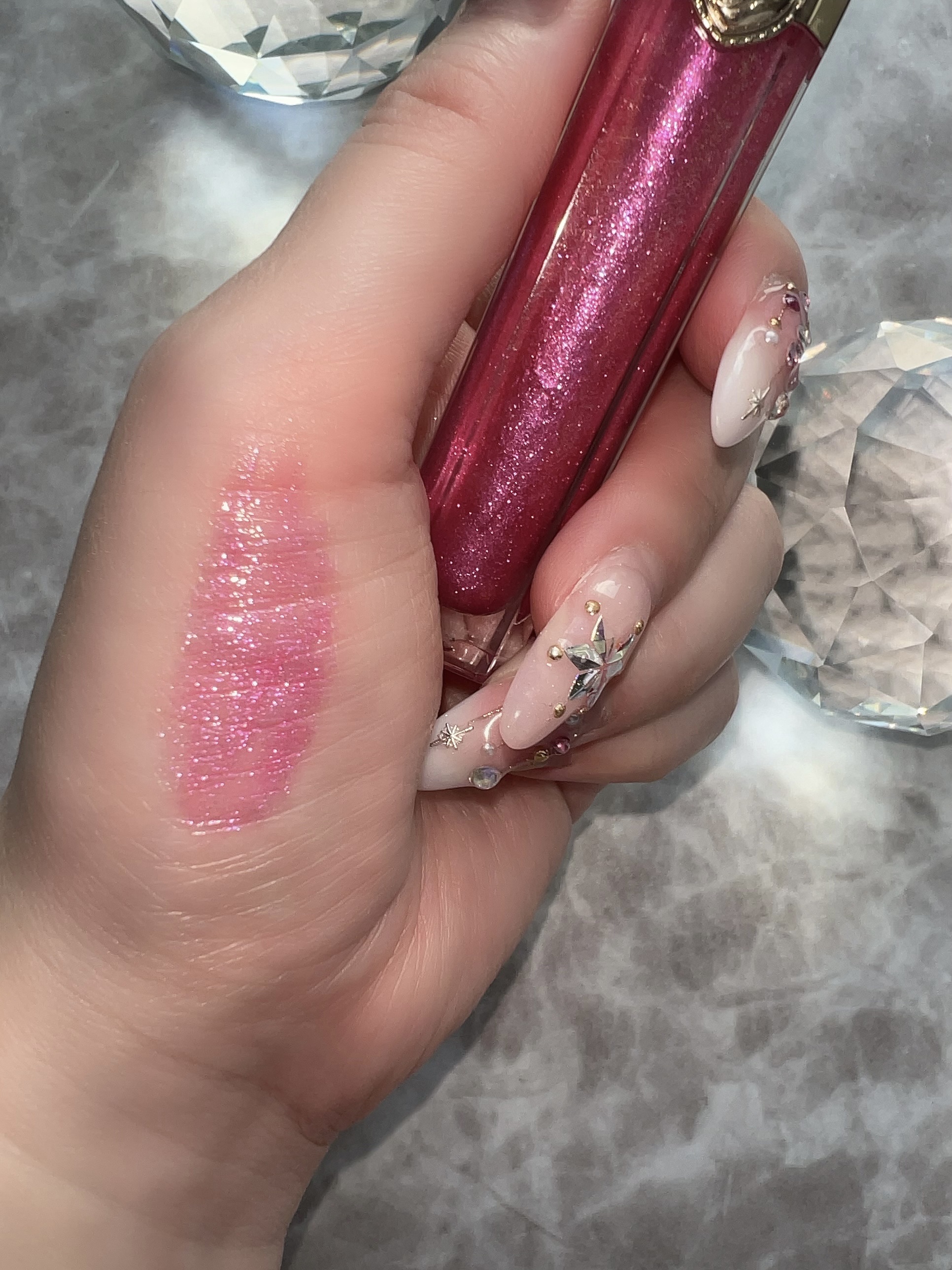 リッチ＆ダズリン ハイシャイン スパークリング リップグロス/Too Faced/リップグロスを使ったクチコミ（2枚目）