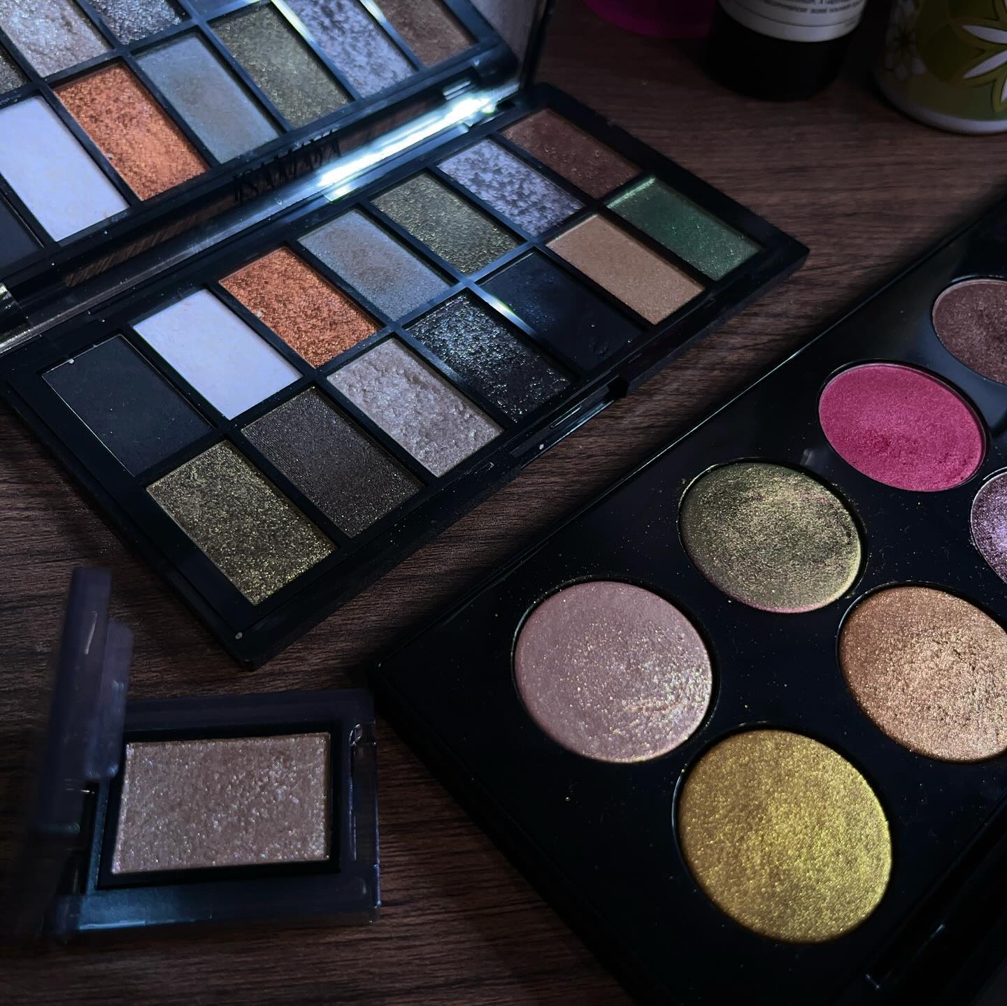 ヴァティック アイズ 27 コスモスライツ（限定パッケージ）/Celvoke/単色アイシャドウを使ったクチコミ（3枚目）