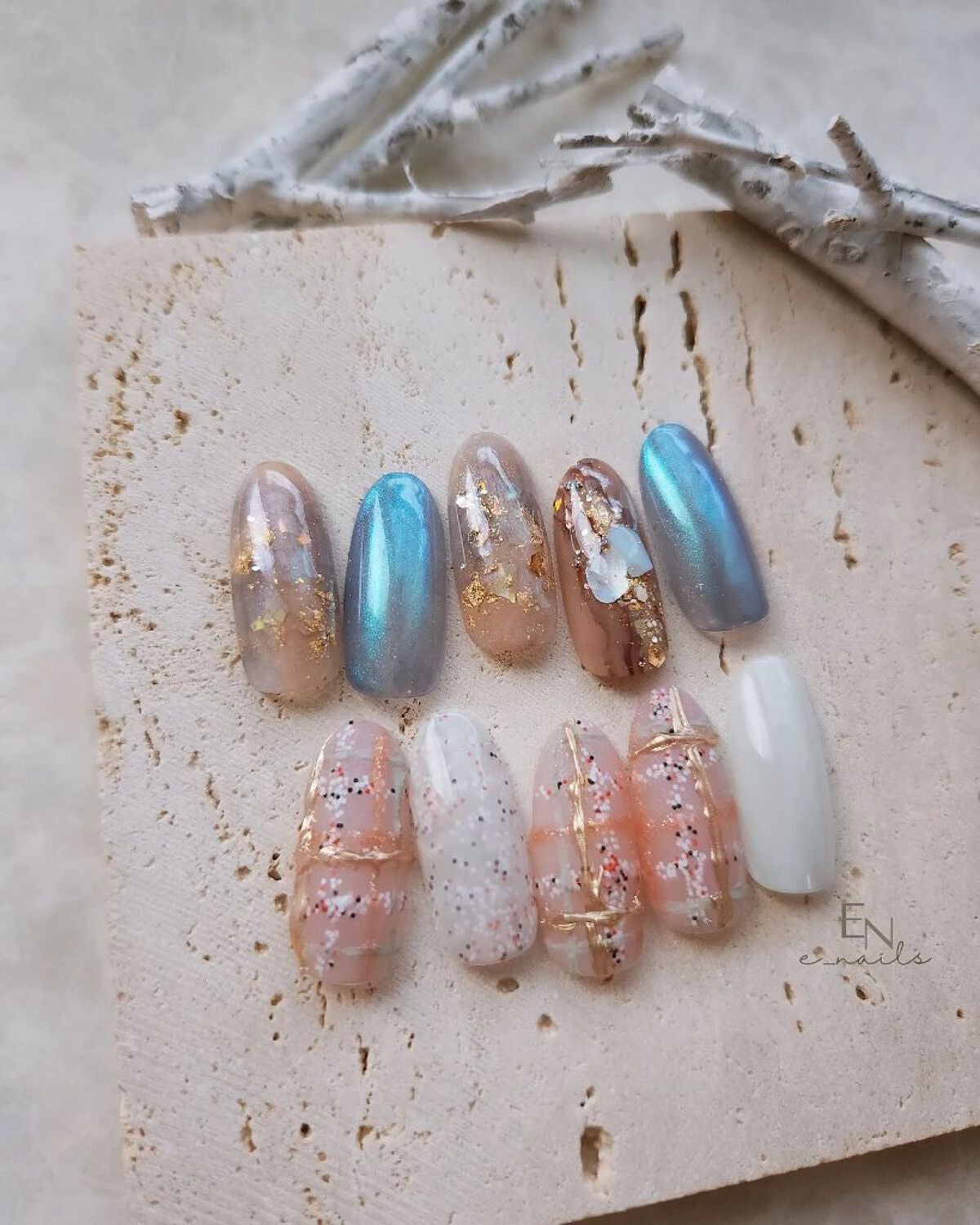 e_nails//フォロバ◎//ネイルとコスメ好きママ on LIPS 「かわいい系ニュアンスデザイン?2つ作ってみました👍🏻使用品はそ..」(1枚目)