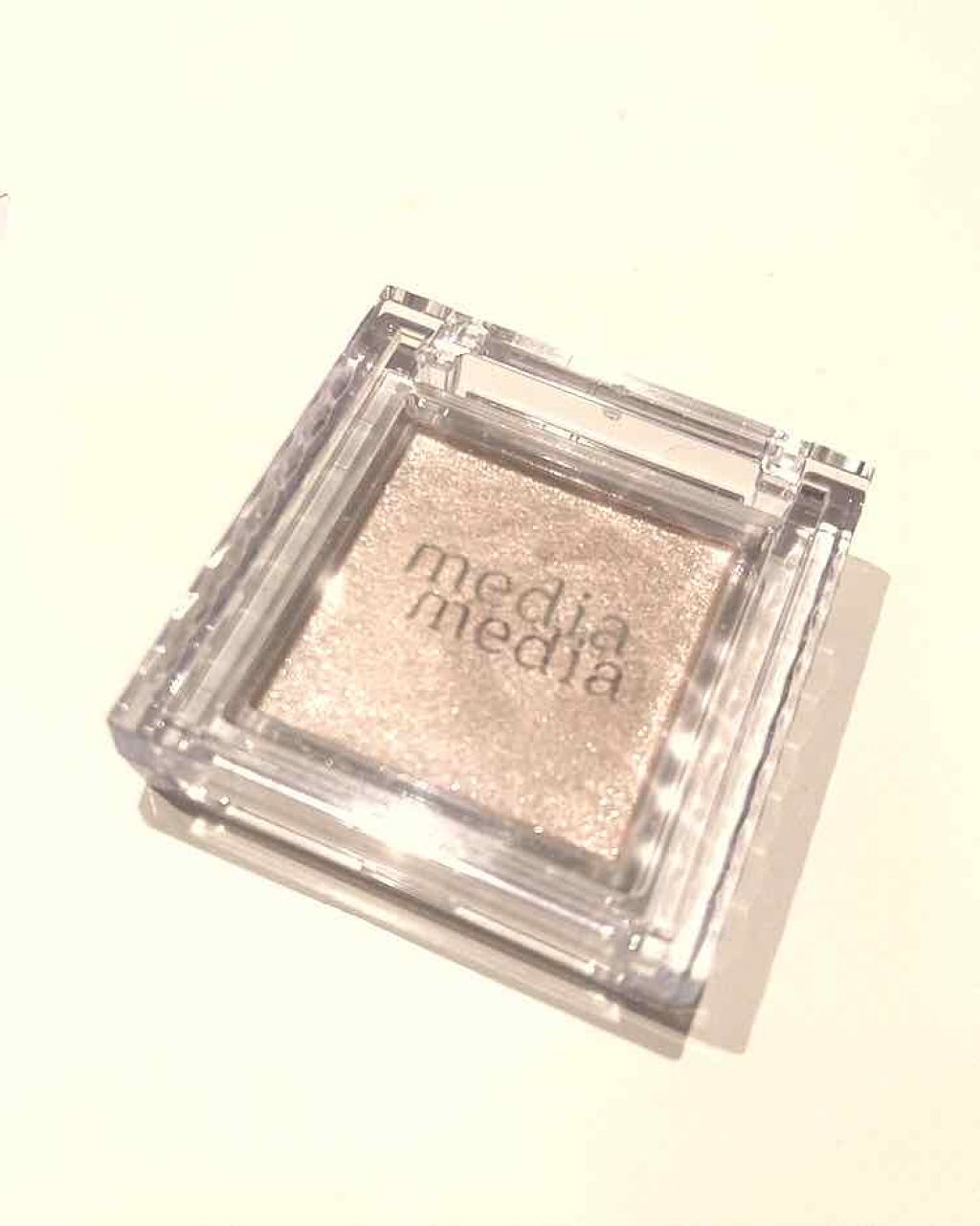 ブライトアップアイシャドウ/media/単色アイシャドウを使ったクチコミ（1枚目）