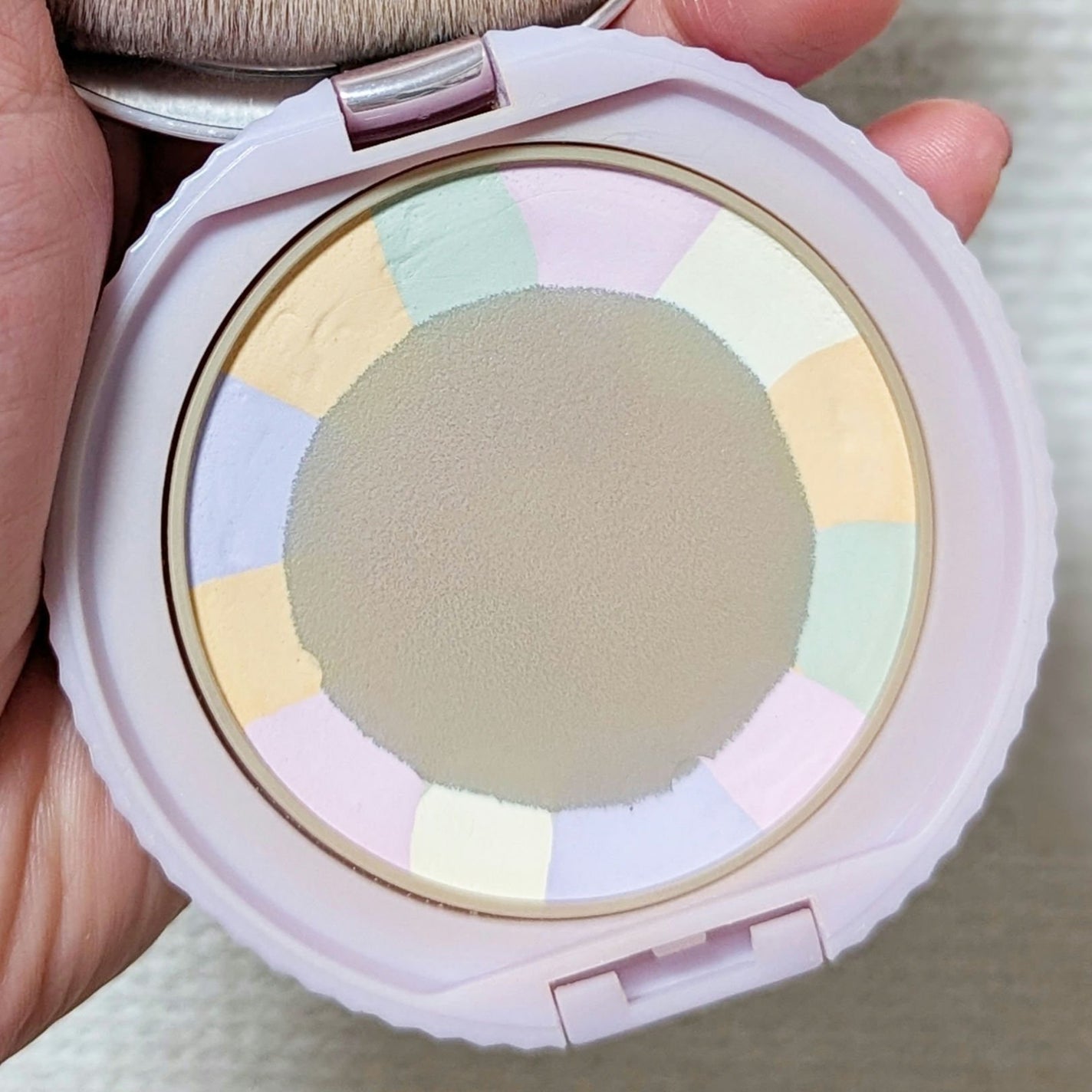 UVクリアフェイスパウダー/CEZANNE/プレストパウダーを使ったクチコミ(4枚目)