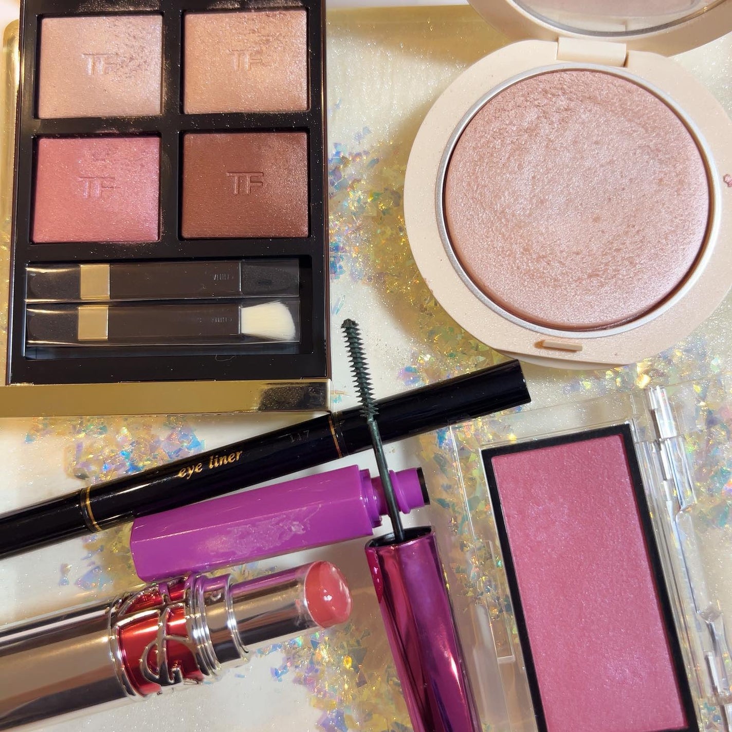 Joe on LIPS 「アイシャドウ#tomfordbeauty#アイカラークォード#..」(1枚目)