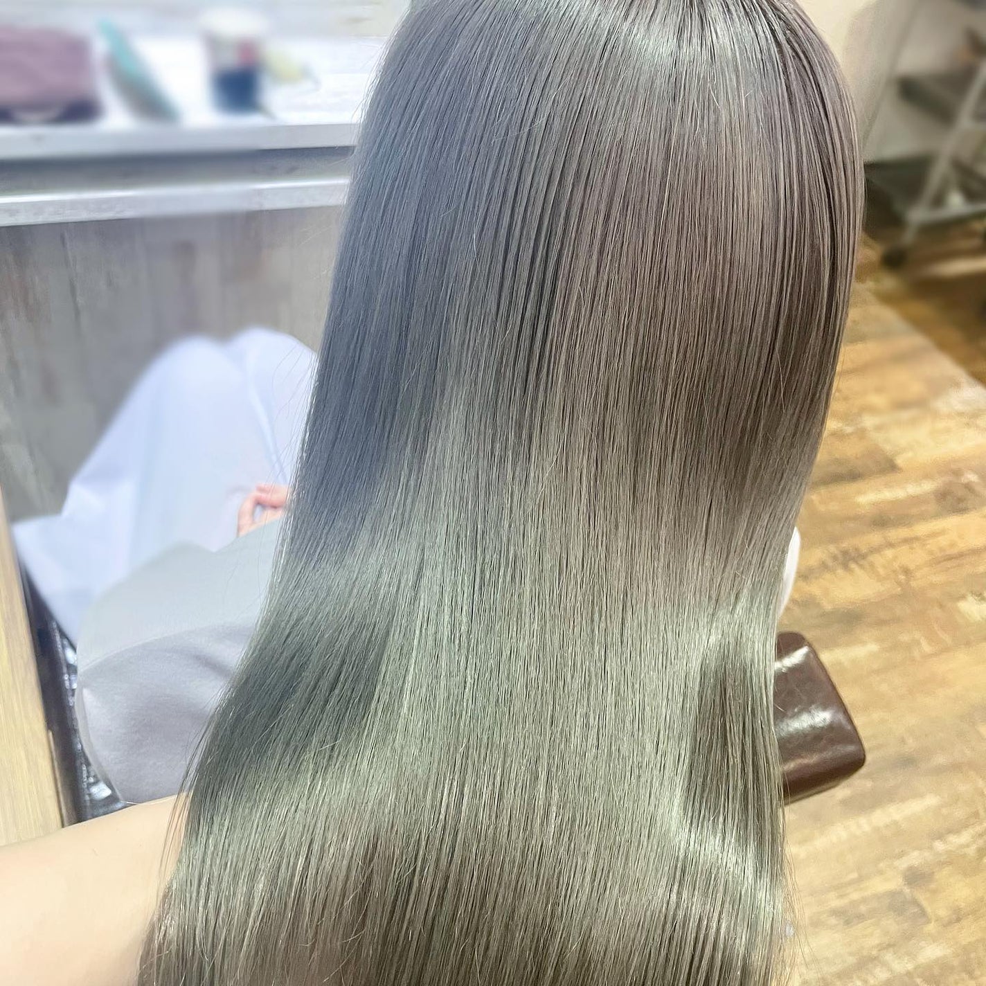 tsugumi on LIPS 「ハイトーンcolor🤍と髪質改善ULTOWAトリートメント✨同..」(1枚目)