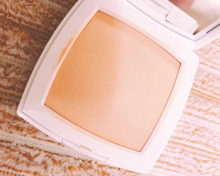 ル ブラン コンパクト ラディアンス 20 ベージュ / CHANEL ル ブラン コンパクト ラディアンス 20 ベージュ / CHANEL