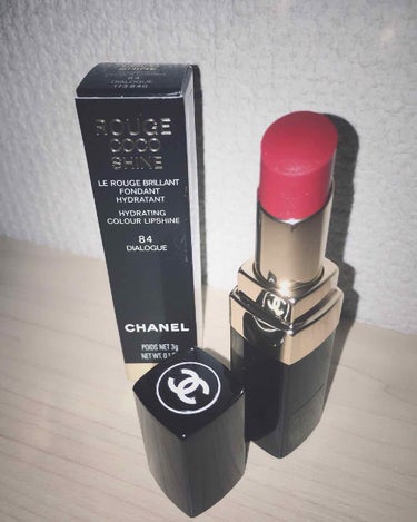 CHANEL ROUGE COCO SHINE 84

私がCHANELのもので初めて買ったものがこのリップです🌝

なんと言っても見た目が可愛いです、、♥️
リップに細かいラメが入っててとても好きです