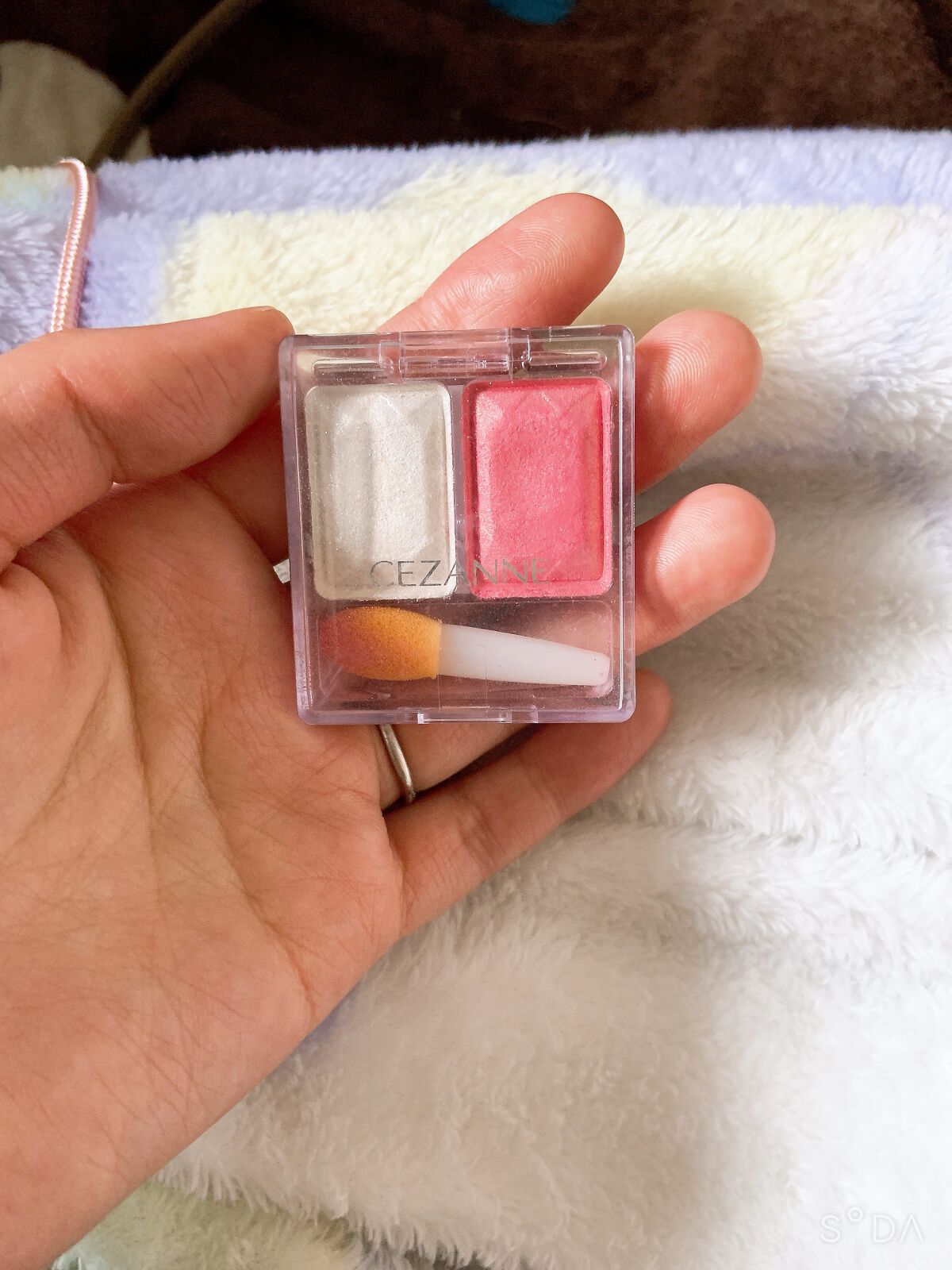 ツーカラー アイシャドウ ラメシリーズ 02 うっとりピンク系/CEZANNE/アイシャドウパレットを使ったクチコミ（3枚目）