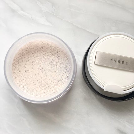 アドバンスドエシリアルスムースオペレーター ルースパウダー/THREE/ルースパウダーを使ったクチコミ(3枚目)