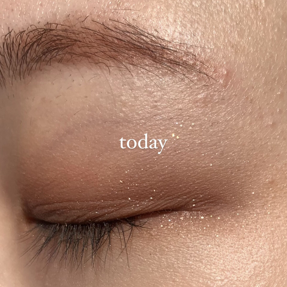 
☑︎today


奥二重なんてほぼ一重よね
ぱっちりお目目に産まれたかったよ
マスカラはあえてブラックにしてみた
髪を巻いて出かけよう

ではよい一日を🫧


 #ウォームメイク 