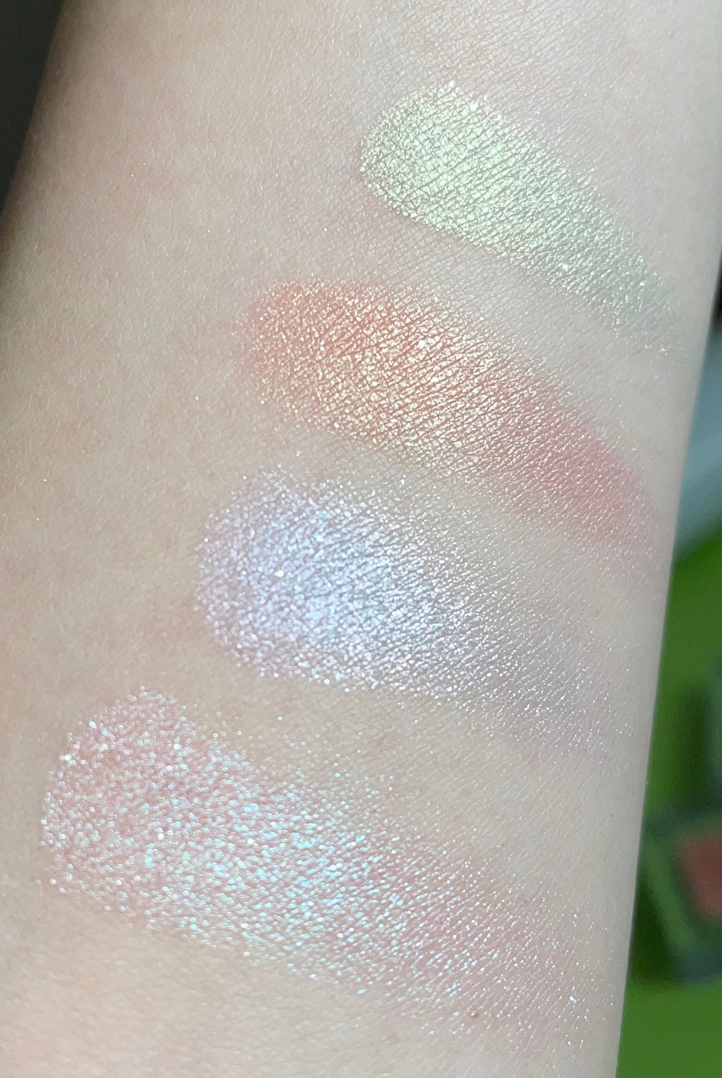 マルチカラーバリエーション トゥインクル/チャコット・コスメティクス/単色アイシャドウを使ったクチコミ(6枚目)