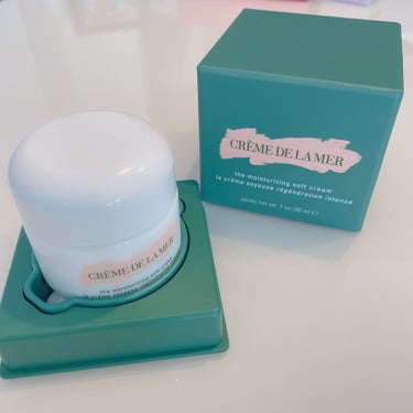 DE LA MER クレーム ドゥ・ラ・メールのクチコミ「DE LA MER
クレーム ドゥ・ラ・メール

さすがの一品。翌日のもっちり感が違う。
ここ.....」（1枚目）