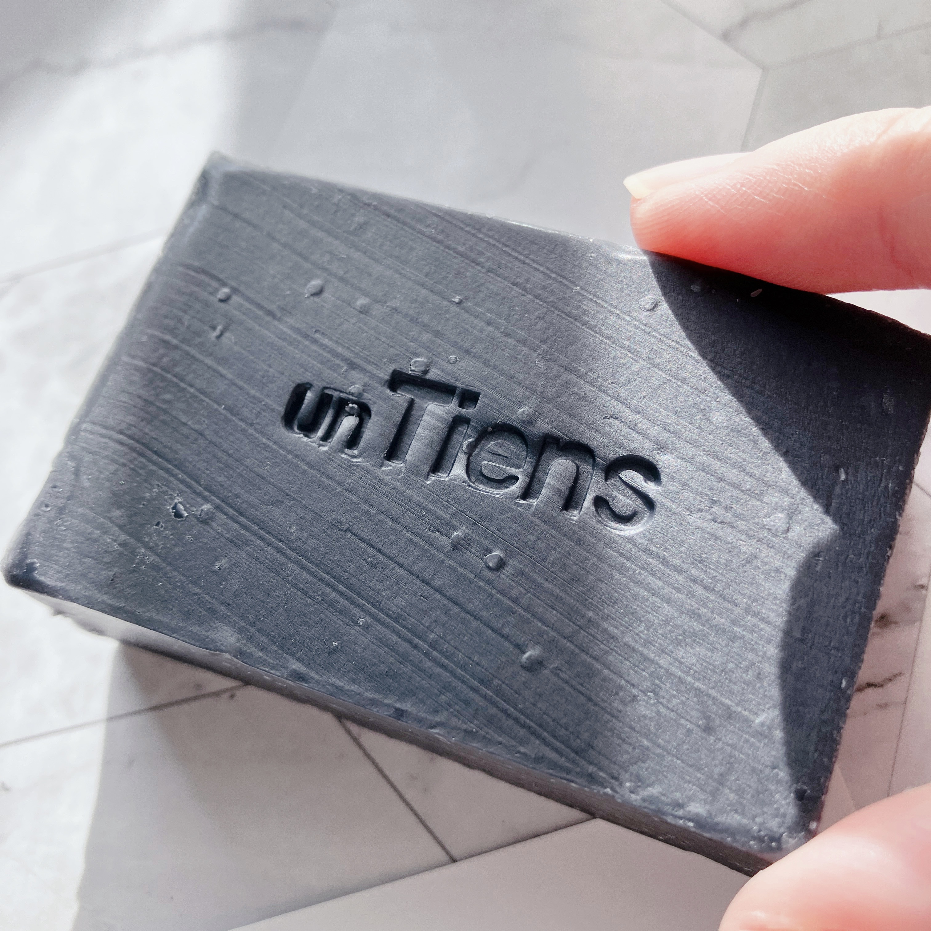 手作り洗顔石鹸 アンティアン プリンセス オブ ソープ 「漆黒」(竹炭入り)/アンティアン/洗顔石鹸を使ったクチコミ（2枚目）