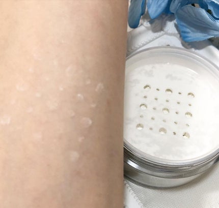 チャコット フィニッシングパウダー モイスト/チャコット・コスメティクス/ルースパウダーを使ったクチコミ(4枚目)