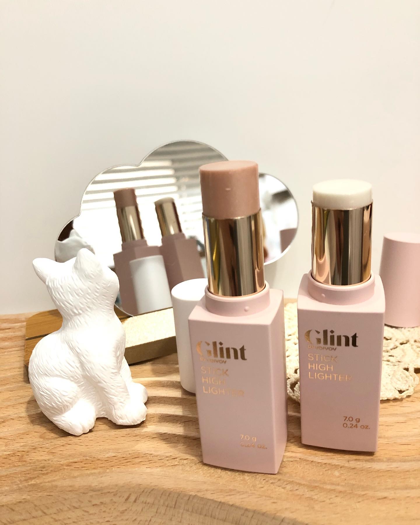 スティックハイライター 01 デューイムーン/Glint/スティックハイライトを使ったクチコミ（2枚目）