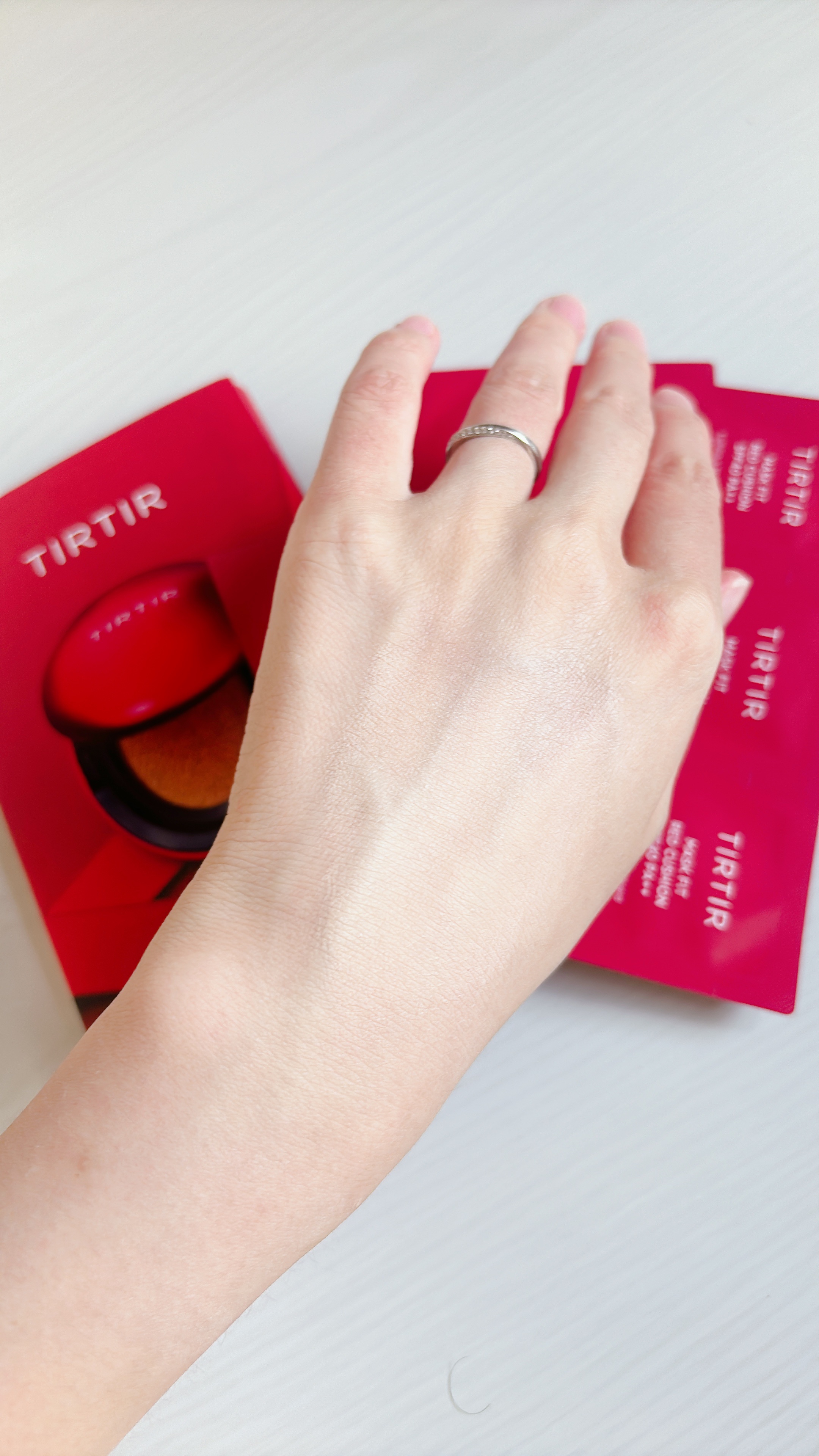 マスク フィット レッド クッション 15C フェア ポーセリン/TIRTIR(ティルティル)/クッションファンデーションを使ったクチコミ（3枚目）