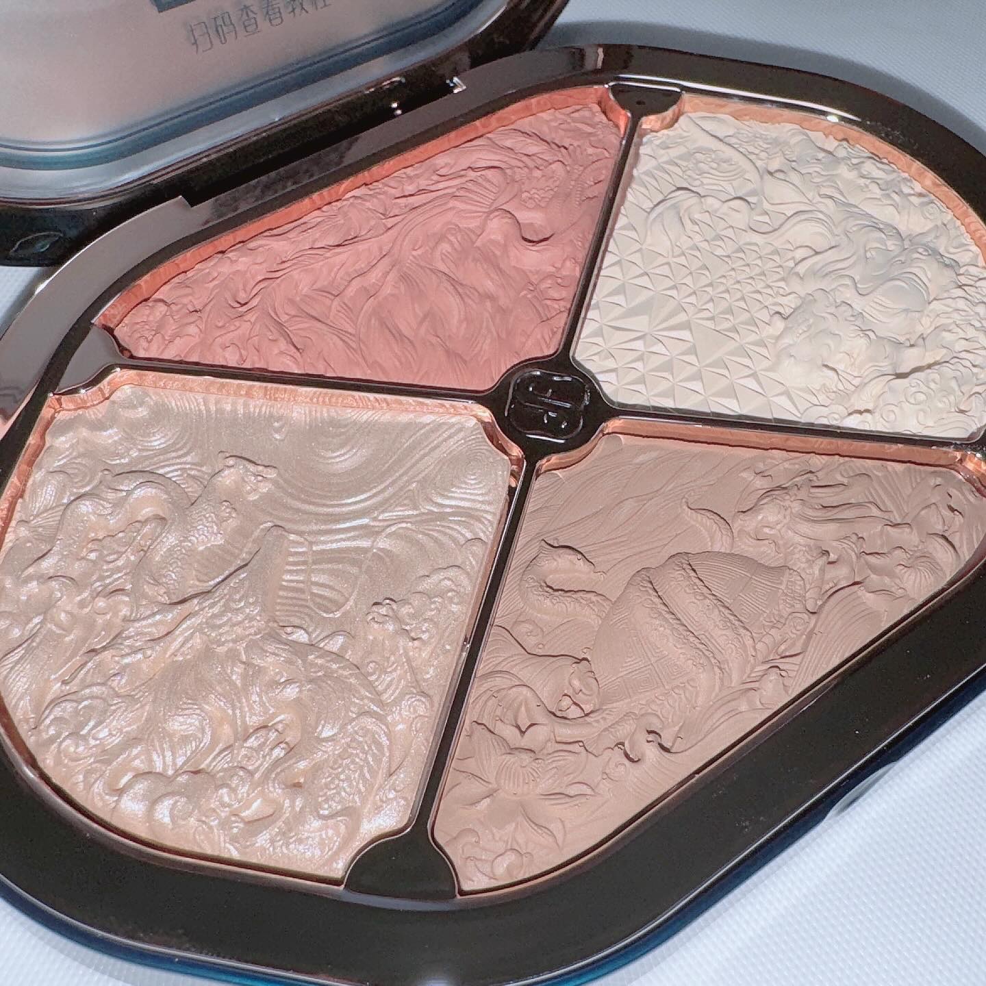 星宿彫刻 4色パレット/花西子/マルチパレットを使ったクチコミ（2枚目）