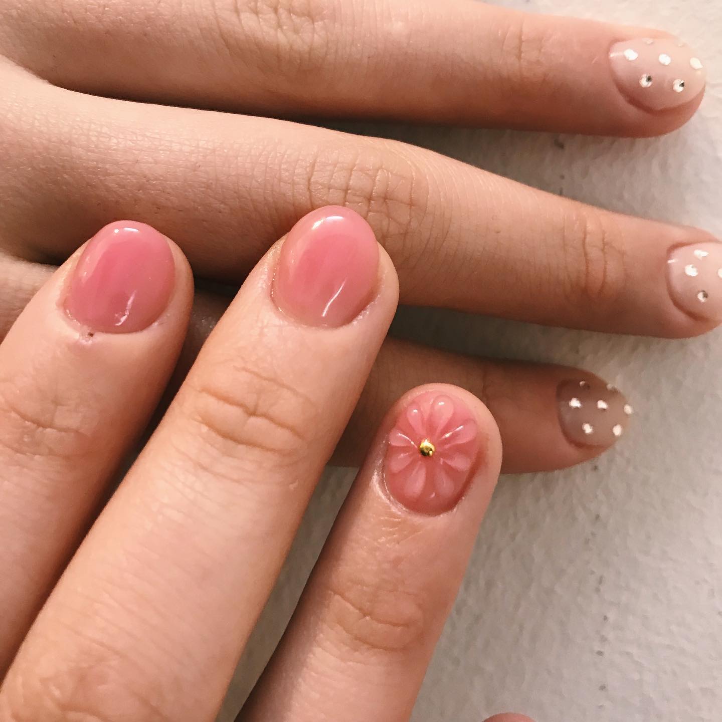 #ジェルネイル,#ネイル,#ネイル,#アシメネイル,#ニュアンスネイルのネイルデザイン