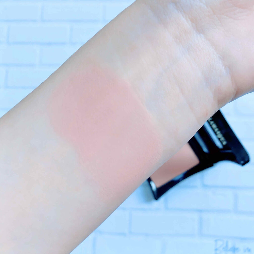 Illamasqua powder blusherのクチコミ「【やっぱりピンクベージュチークが可愛すぎた🥺💕】

こんばんは\( ¨̮ )/

今日はTwi.....」（2枚目）