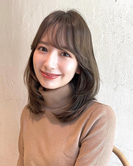 HARUNA on LIPS 「おしゃれなミディアムレイヤーカット💇🏼♀️ふわっとお上品に仕..」(2枚目)