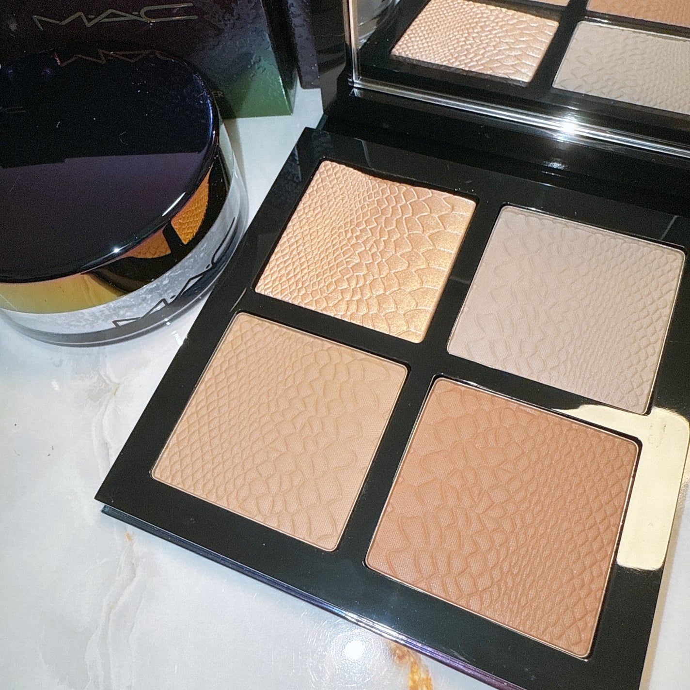 ダズルシャドウ リキッド/M・A・C/リキッドアイシャドウを使ったクチコミ(4枚目)