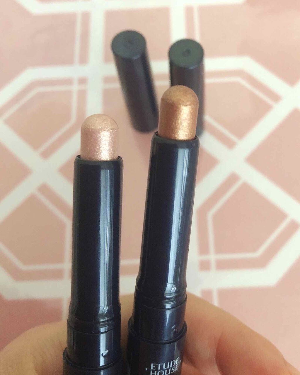 キラキラ アイシャドウ/ETUDE/スティックアイシャドウを使ったクチコミ(3枚目)