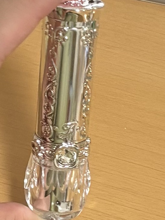 ジルスチュアート　リップブロッサム グロウ 06 urban bougainvillea/JILL STUART/口紅を使ったクチコミ（1枚目）