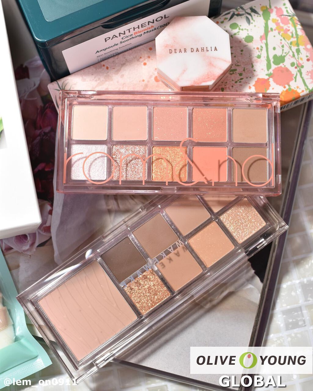 ブルーミング エディション パラダイス デュアル パレット ブラッシャー デュオ ブロッサムパレス/DEAR DAHLIA/単色アイシャドウを使ったクチコミ（3枚目）