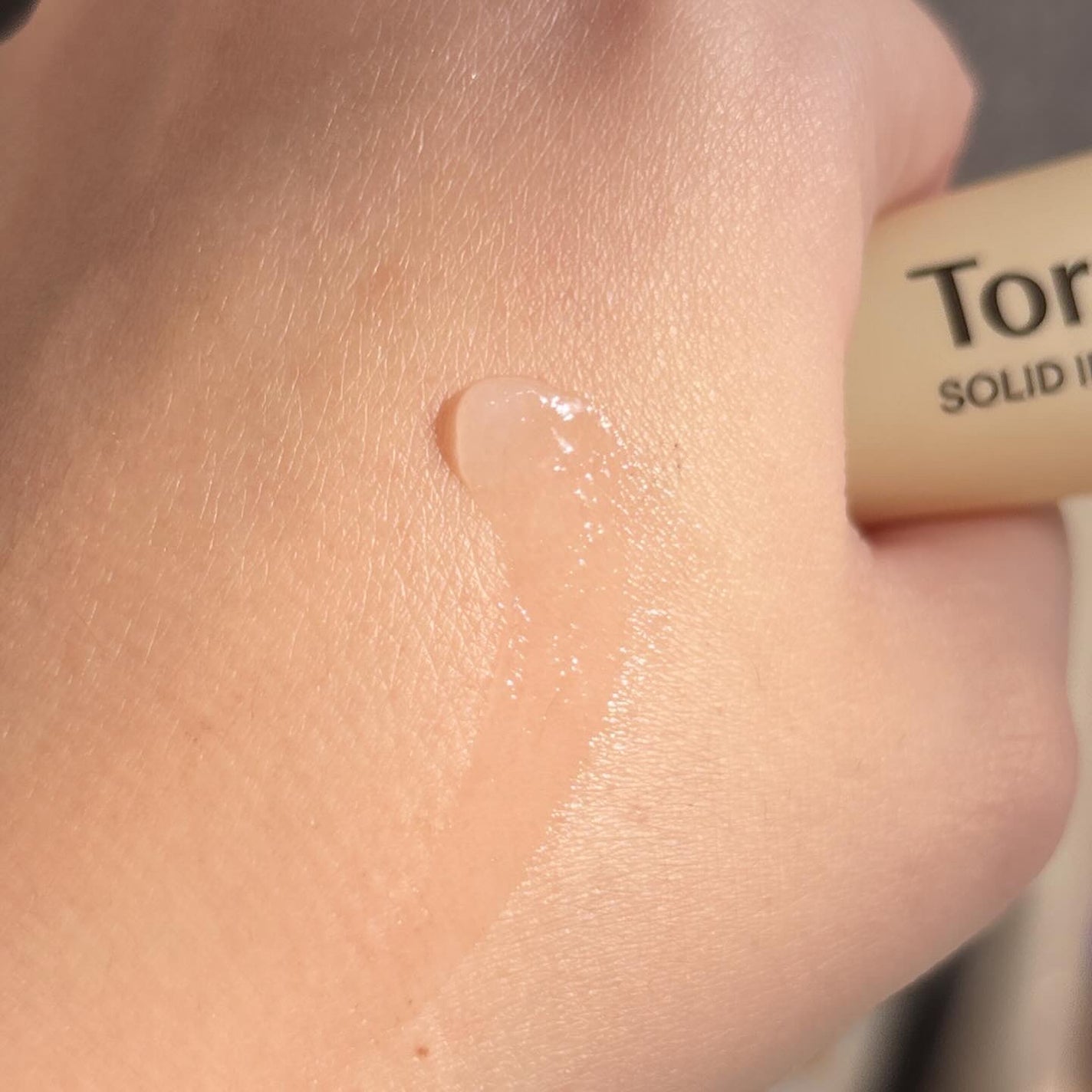 ソリッドイン リップエッセンス/Torriden/リップ美容液を使ったクチコミ(2枚目)