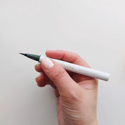 ベルベットライナー/LUMIURGLAS/リキッドアイライナーを使ったクチコミ(4枚目)