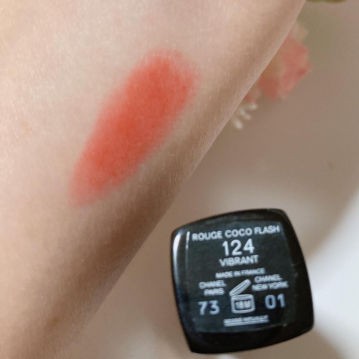ルージュ ココ フラッシュ 124 ヴィブラン/CHANEL/口紅を使ったクチコミ（2枚目）