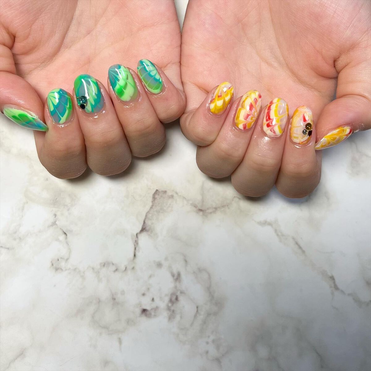 cst on LIPS 「#海外デザイン#トロピカル#不規則デザイン#もやもやネイル#ネ..」(3枚目)