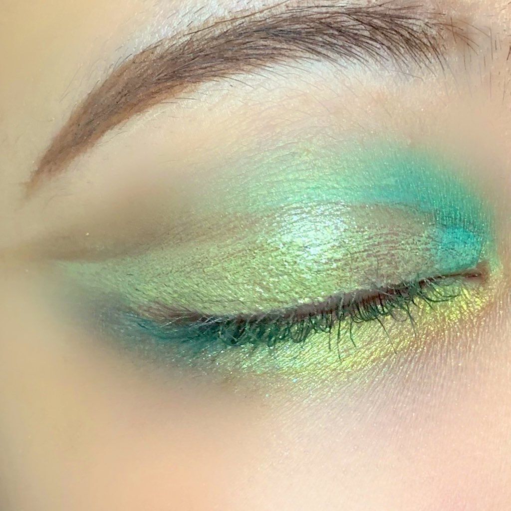 Obsessions Eyeshadow Palette/Huda Beauty/アイシャドウパレットを使ったクチコミ（3枚目）