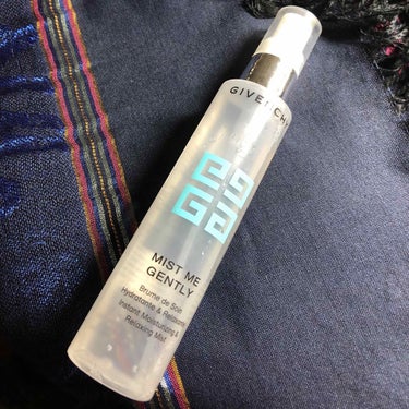 GIVENCHY ミスト ミー ジェントリィのクチコミ「これこそミニサイズがあったらと思うのだけど…。

フェイスパウダー後におでこ、両頬、Tゾーンを.....」（1枚目）