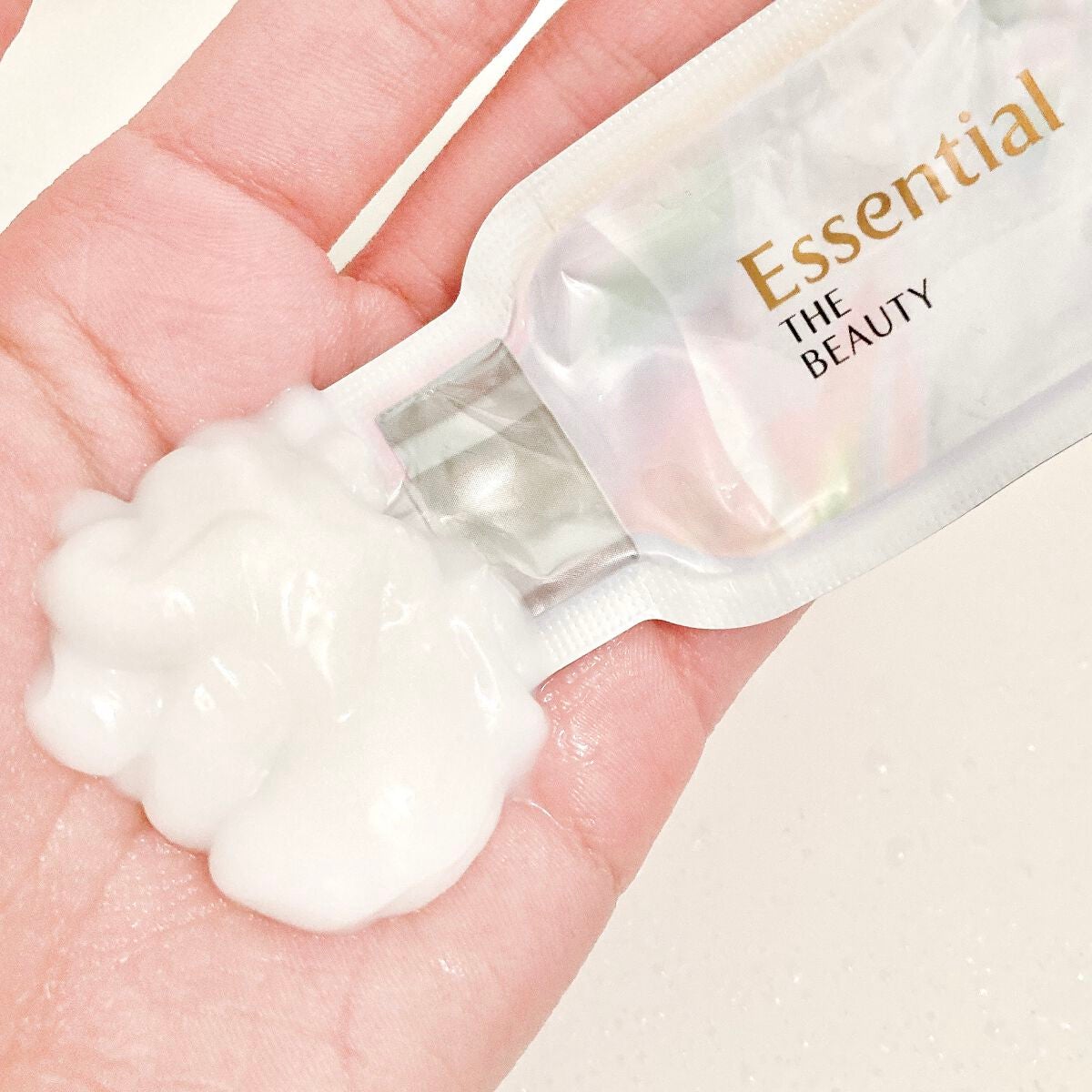 ザビューティ うるツヤチャージヘアパック/エッセンシャル/ヘアマスク・ヘアパックを使ったクチコミ(4枚目)