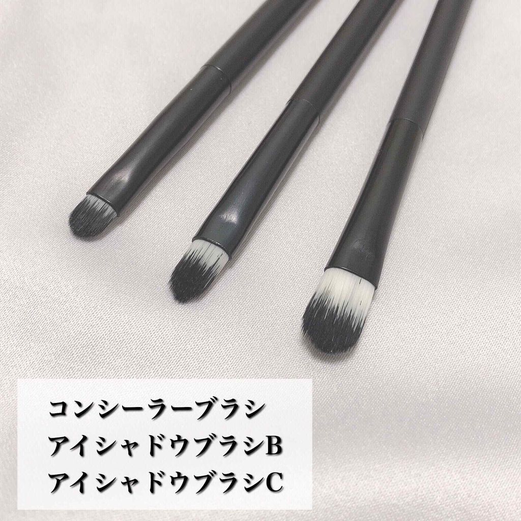 UR GLAM　EYESHADOW BRUSH A/U R GLAM/メイクブラシを使ったクチコミ（3枚目）
