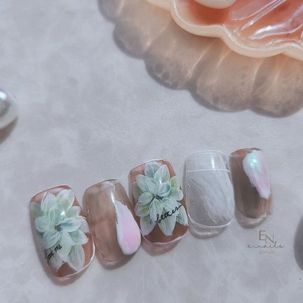 e_nails//フォロバ◎//ネイルとコスメ好きママ on LIPS 「3日ぶりのネイル‼️25日からコロナワクチン3回目の副反応で死..」(1枚目)