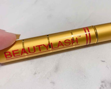 まつげが短く悩んでいた時、まつげが長い知り合いに相談してみるとbeauty  lushがいいよ！と教えてもらいました✨

使ってみた感想は、めちゃくちゃ伸びます！！
低刺激版（刺激が少なく目が充血しにく