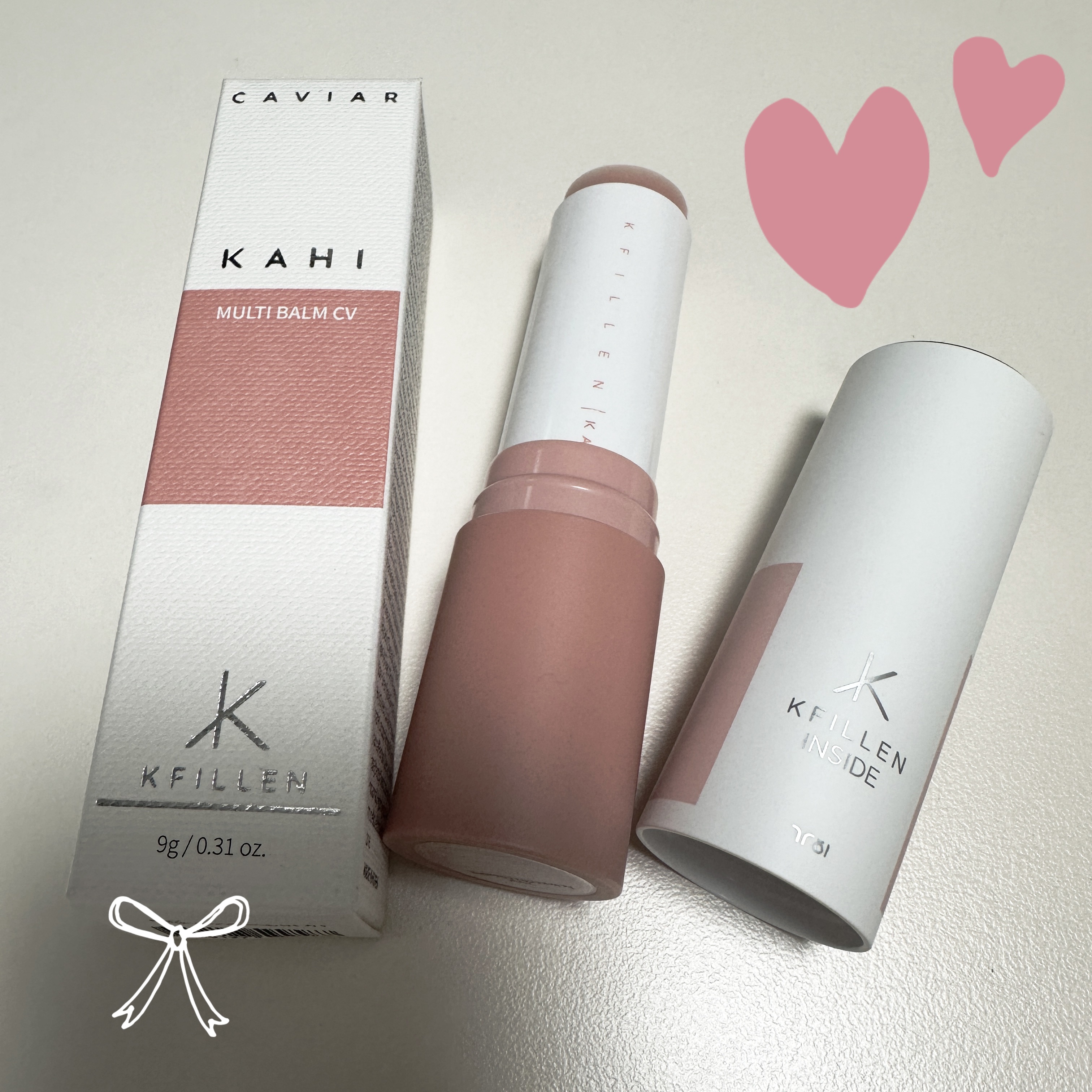 KAHIのマルチバームCV使ってみました🩷

顔全体に使えるマルチバーム✨

こちらもアイバーム同様ベルーガキャビアのケフィレンオイルが1%入っているとのことで、ハリとツヤに期待🫶🏻💕

毛穴に効果的とのことでわたしにピッタリの商品