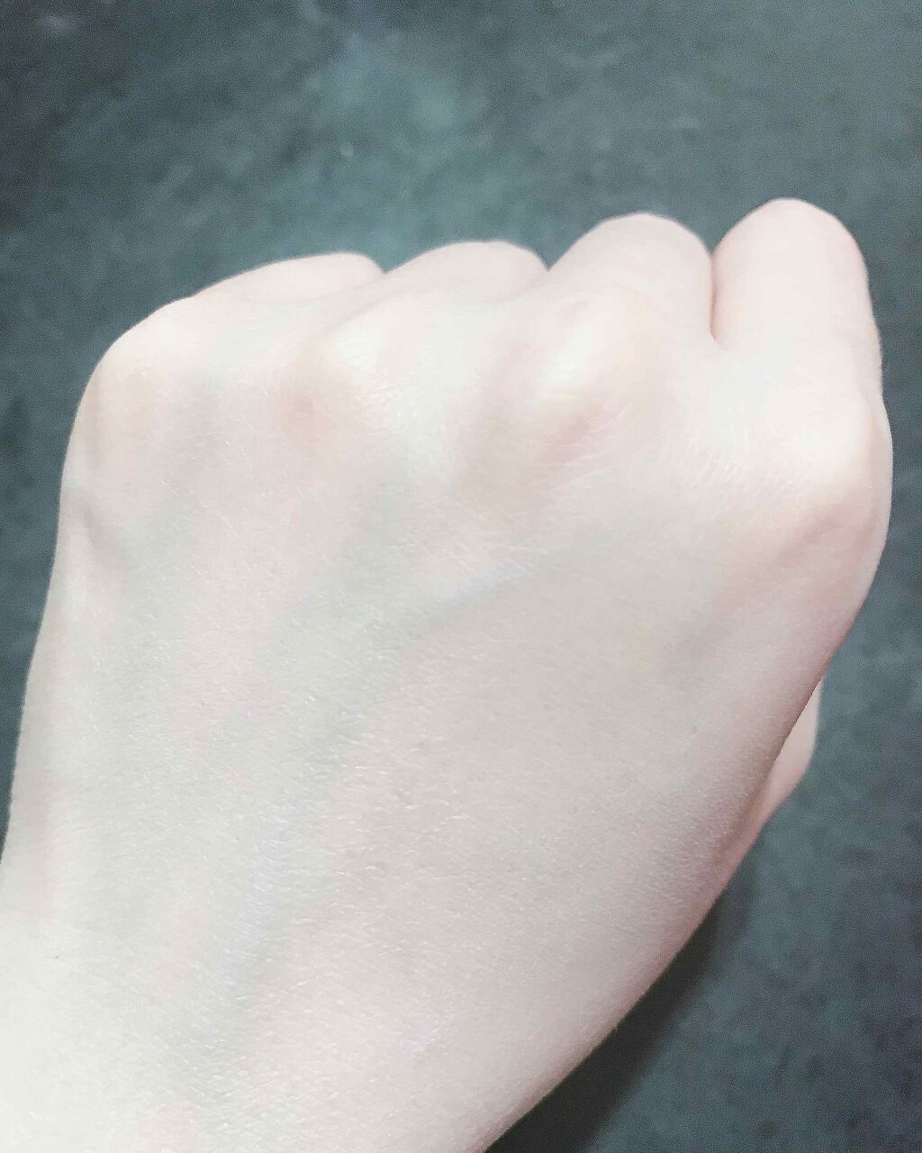 ニーナ on LIPS 「ピンクラベンダーっぽい色味。つけた感じは軽くのびがいい。潤って..」(4枚目)