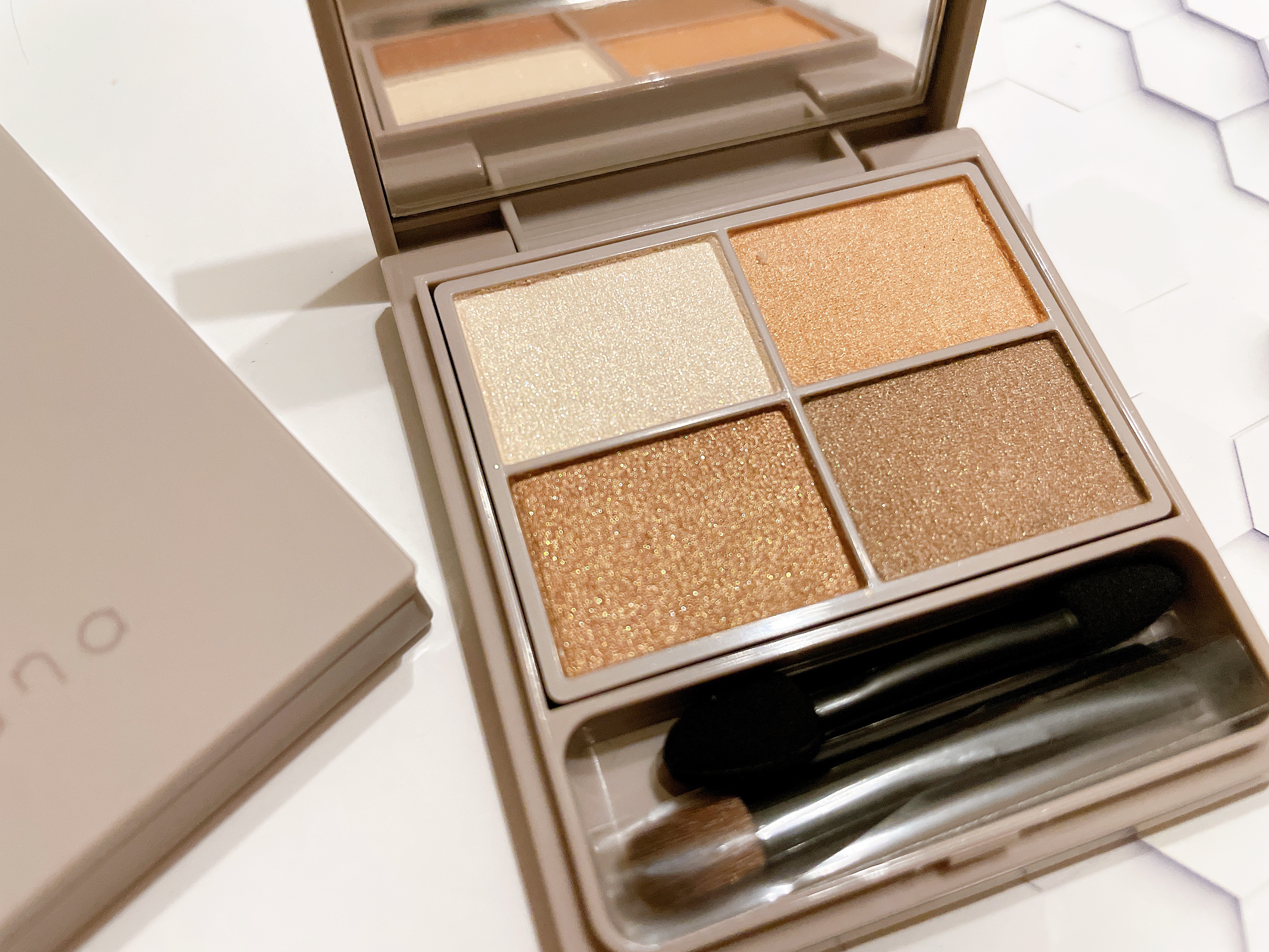 デザイニングアイカラー 01 ナチュラルブラウン/rafuna/アイシャドウパレットを使ったクチコミ（3枚目）