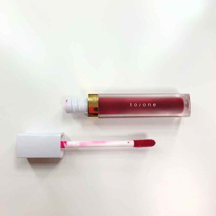 トーン ペタル エッセンス グロス/to/one/リップグロスを使ったクチコミ(3枚目)