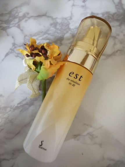 est エスト ザ エマルジョン W-III<美白>のクチコミ「私が毎日の夜のスキンケアに使っている乳液です💡
私は常に美白になりたいと思っているので美.....」(1枚目)