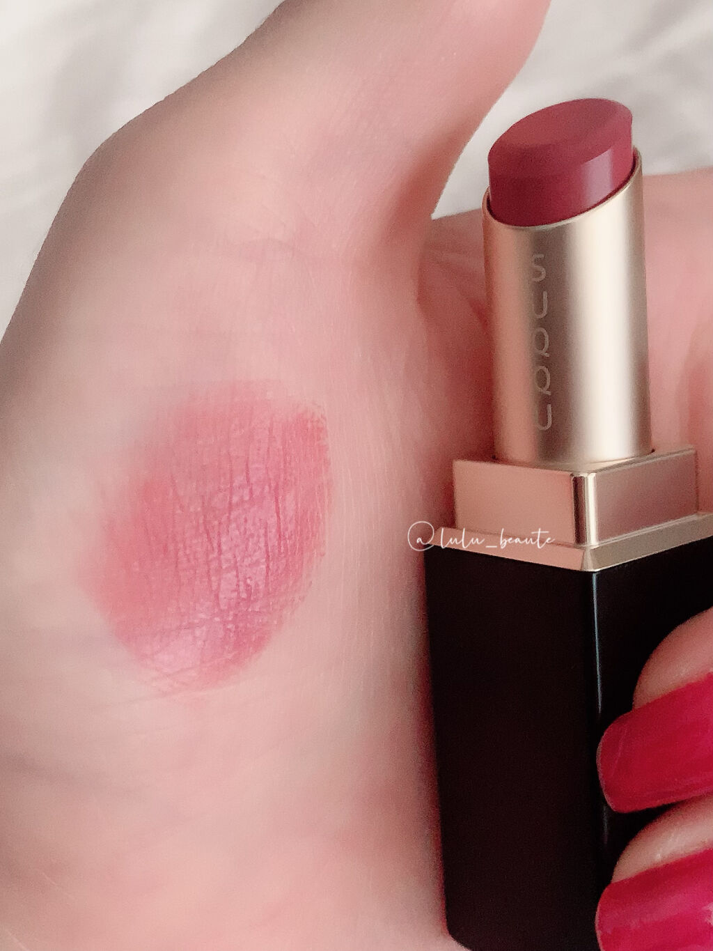 バイブラント リッチ リップスティック 112 夏芙蓉 -NATSUFUYOU/SUQQU/口紅を使ったクチコミ（3枚目）