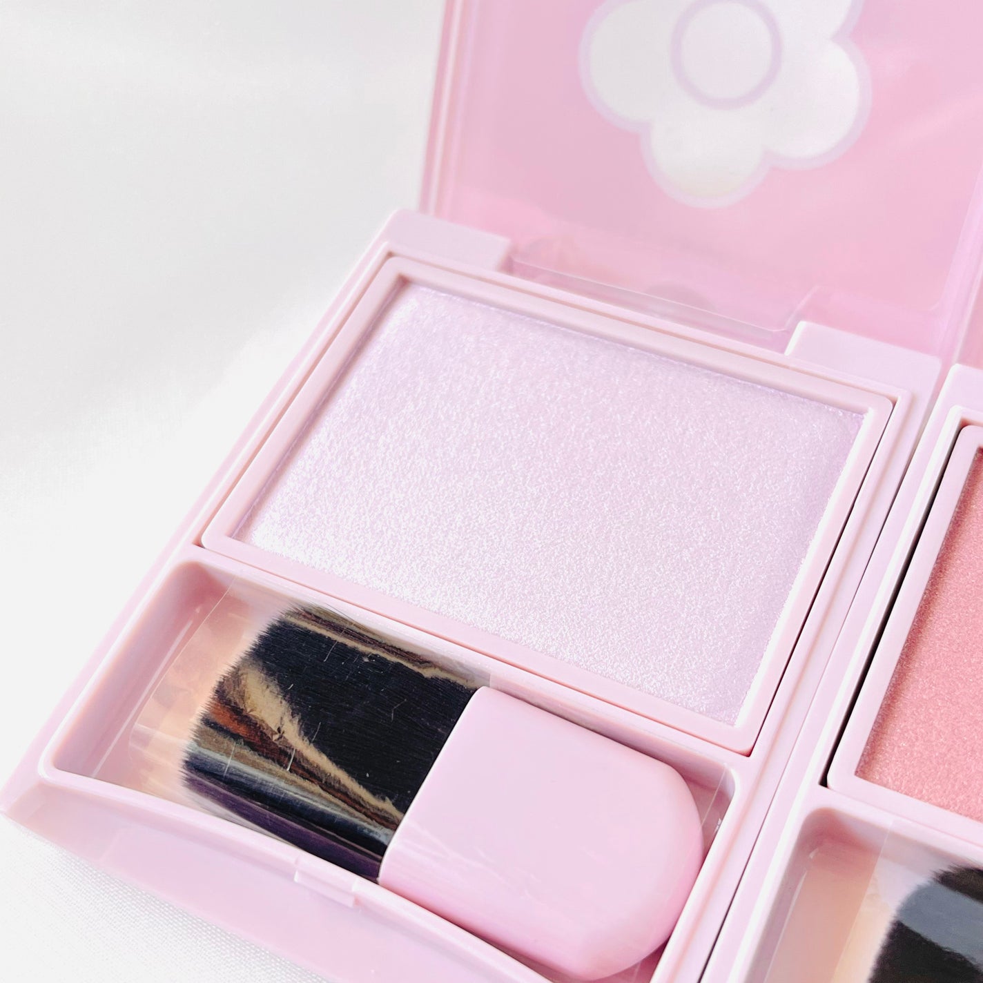 パウダーブラッシュ/DAISY DOLL by MARY QUANT/パウダーチークを使ったクチコミ(3枚目)