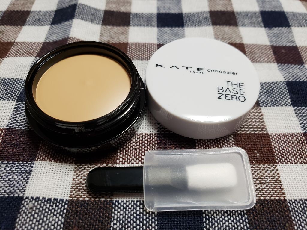 . on LIPS 「KATEパーツスマッシュ コンシーラー ライトベージュかなり硬..」(1枚目)