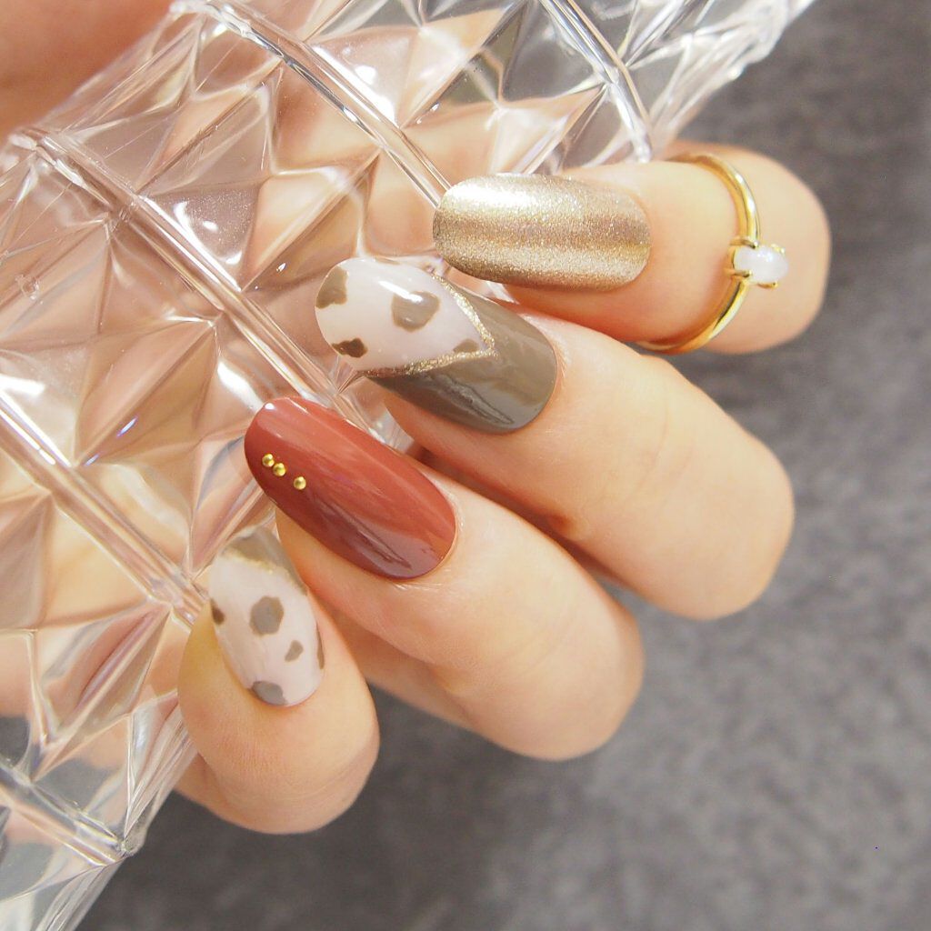 #セルフネイル,#お洒落ネイル,#お正月ネイル,#簡単ネイル,#大人ネイル,#ネイル,#GENEネイル,#ブラウンネイル,#丑年ネイル,#牛柄ネイル,#成人式ネイルのネイルデザイン