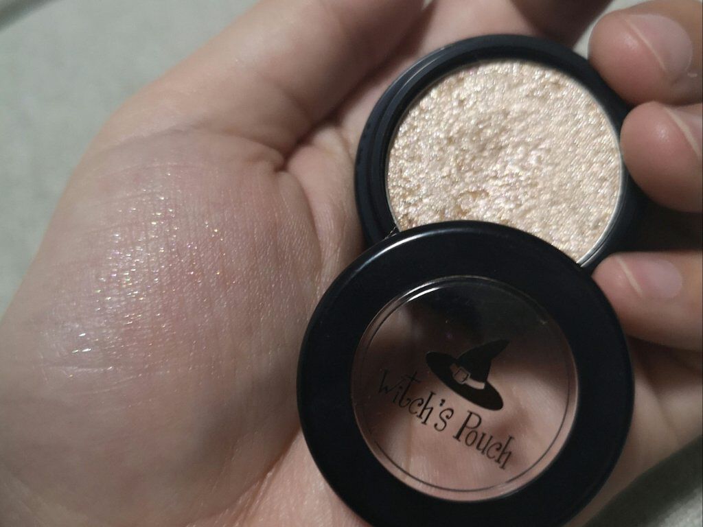 セルフィーフィックスピグメント/Witch's Pouch/単色アイシャドウを使ったクチコミ(2枚目)