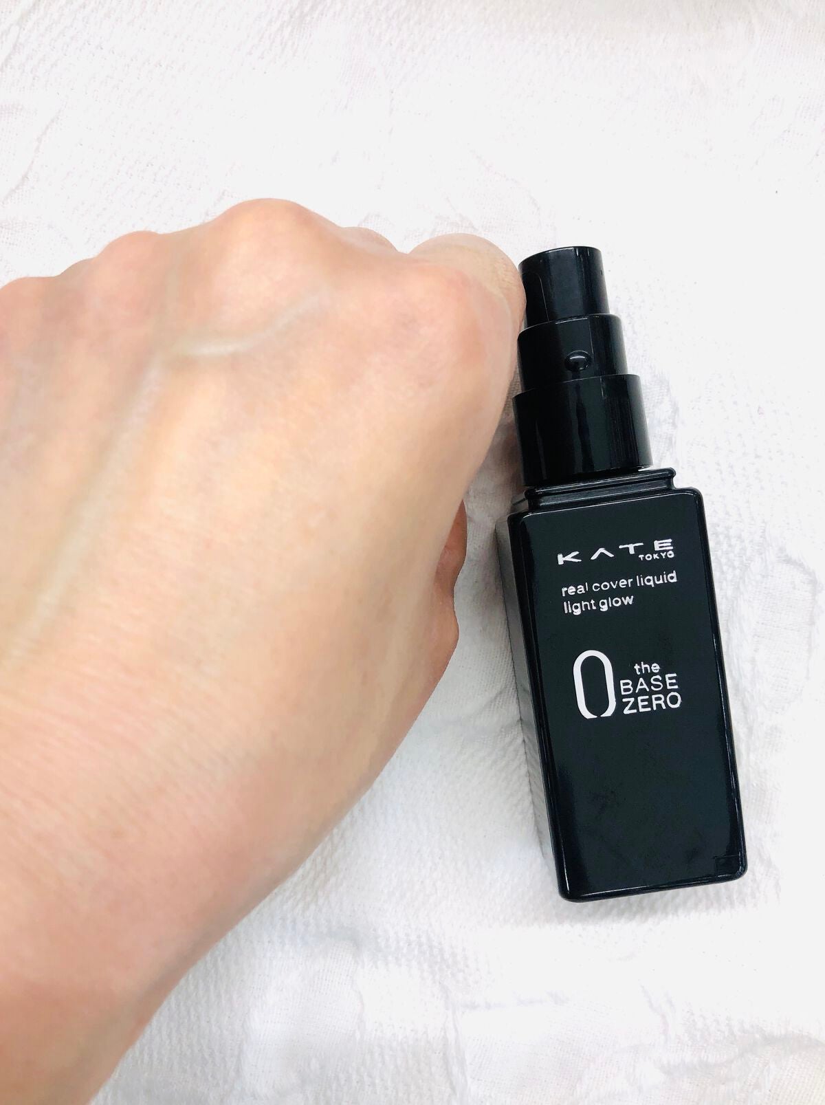 リアルカバーリキッド(ライトグロウ)/KATE/リキッドファンデーションを使ったクチコミ(4枚目)