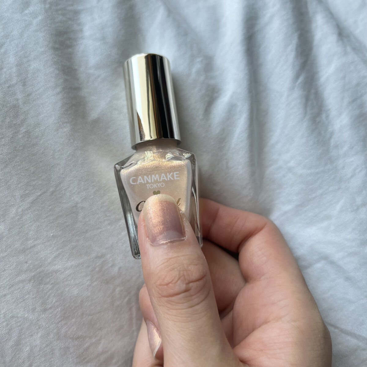 カラフルネイルズ N69 ラディアントムーン/キャンメイク/マニキュアを使ったクチコミ（3枚目）