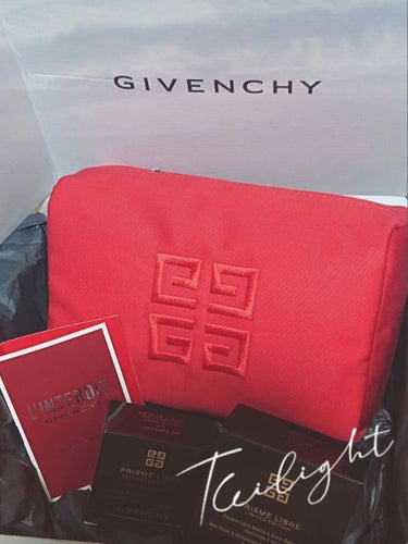 GIVENCHY   プリズム・リーブル
（ホリデーコレクション 2021） 限定色 ¥6,800 ＋税
Color:  No.11 スパークリング・ライラック

プリズム・リーブルのホリデー限定ハイラ