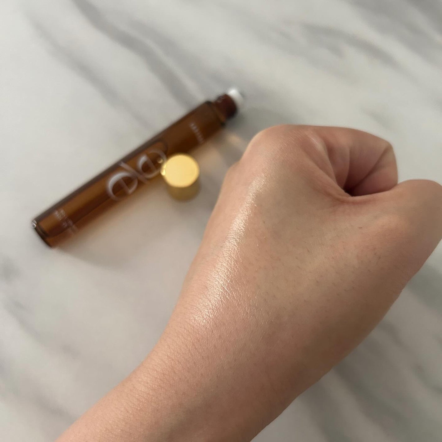 EASECBD ROLL-ON WOOD/EASECBD/香水(その他)を使ったクチコミ(3枚目)